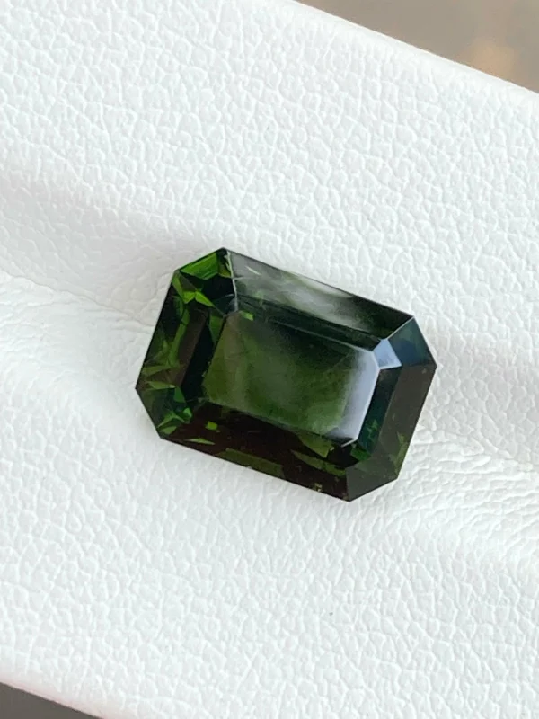 green zircon 7.20ct