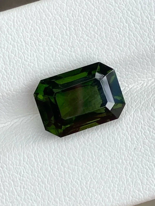 green zircon 7.20ct