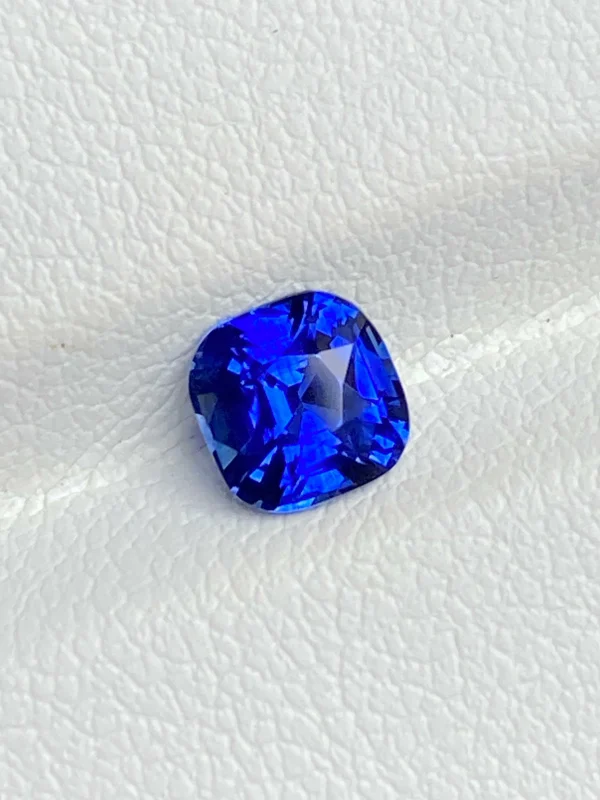 heated blue sapphire 1.14ct